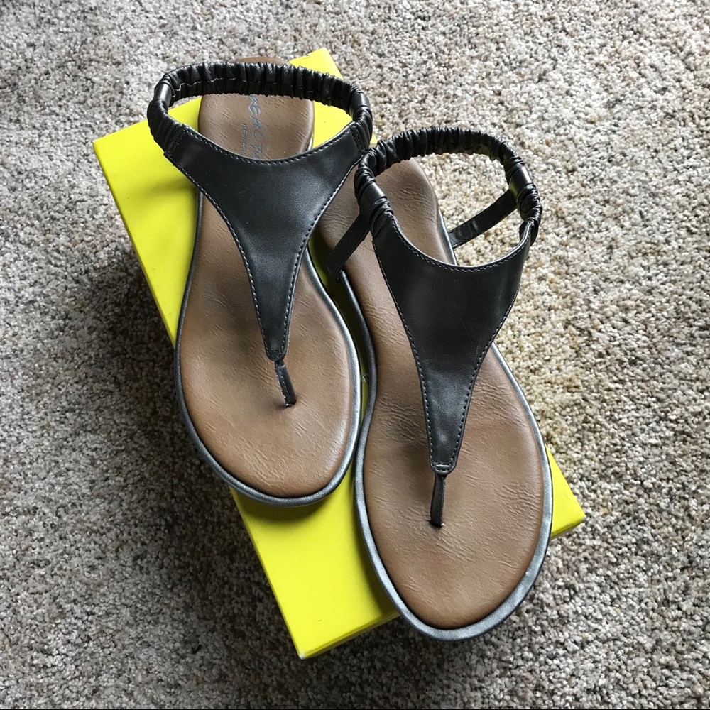 Kenneth Cole Thong Sandal